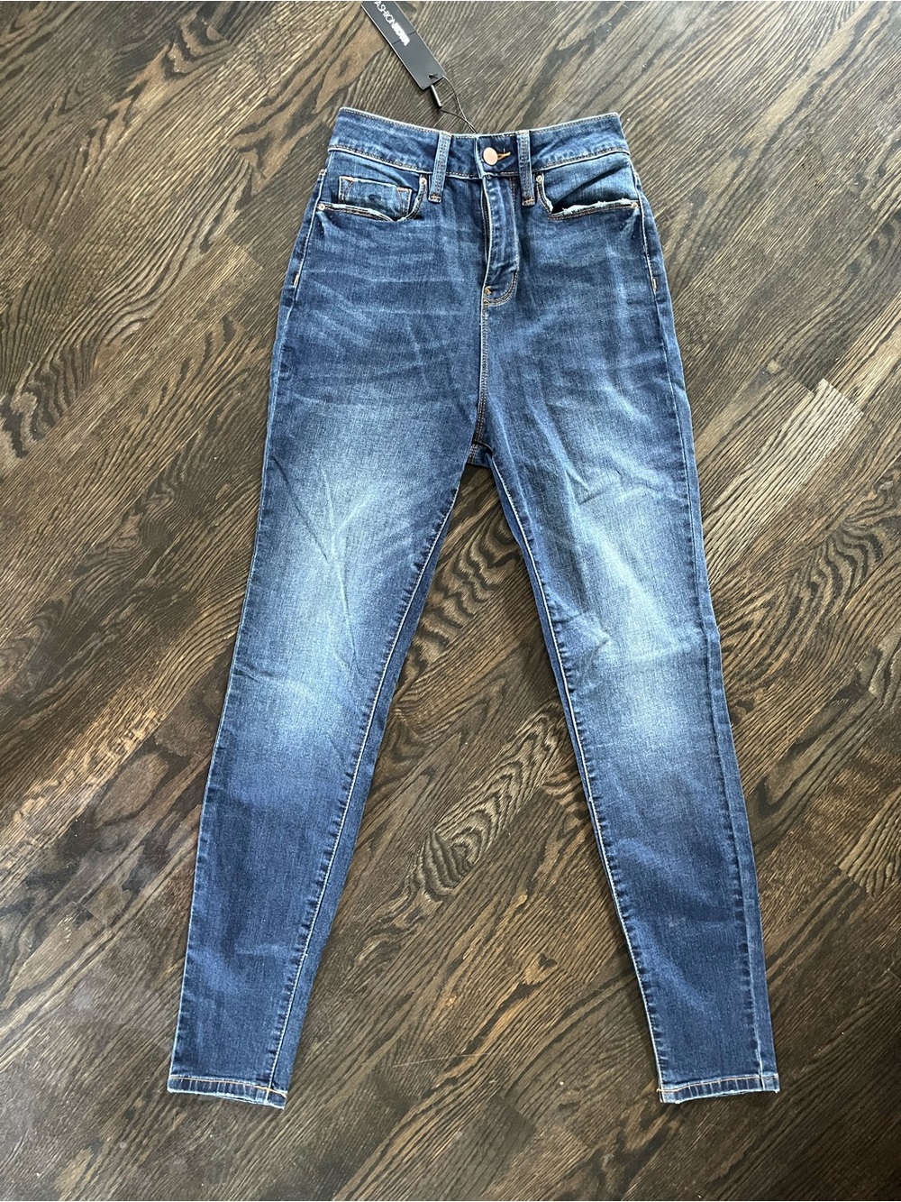 NWT Fashion Nova High-Rise Stretch Skinny Faded Blue Denim Jeans Size 5